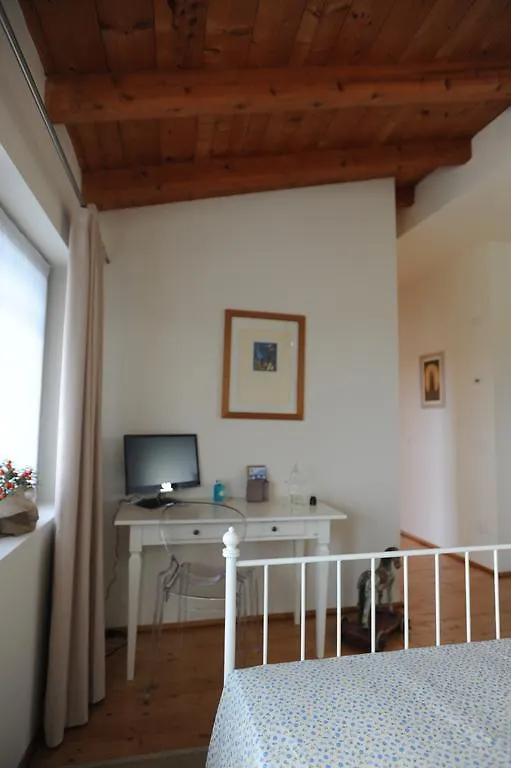 Monte Maino Bed & Breakfast Desenzano del Garda 0*,