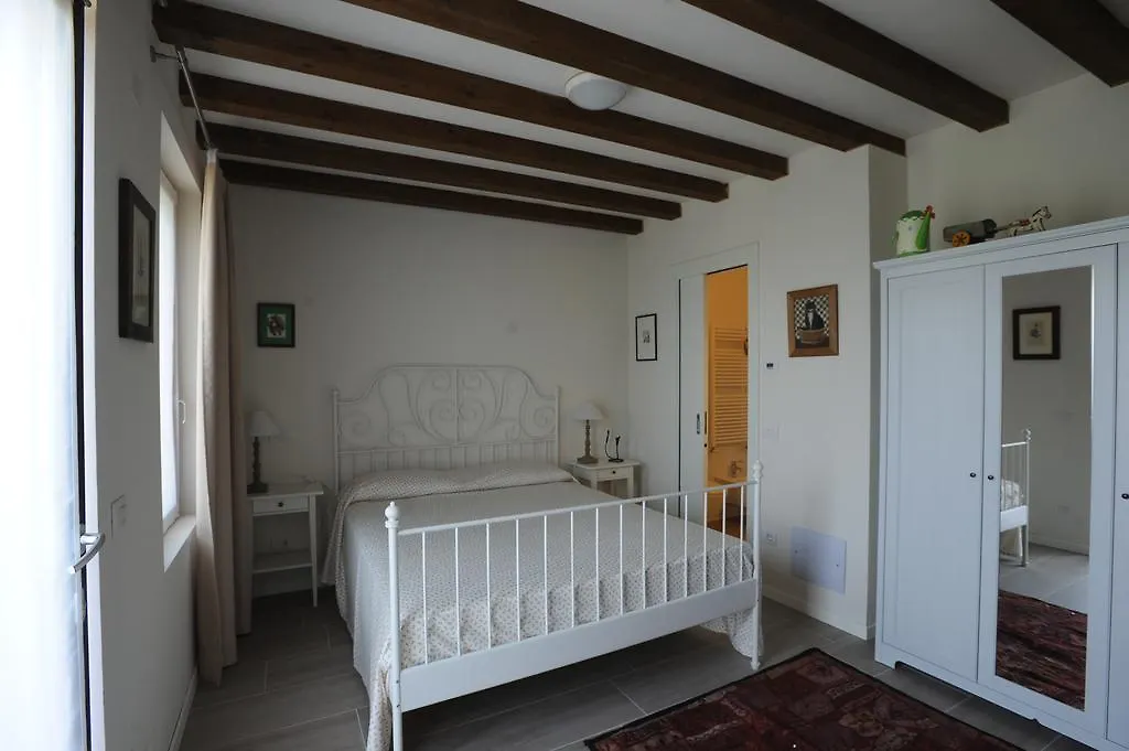 Monte Maino Bed & Breakfast Desenzano del Garda 0*,  Italy