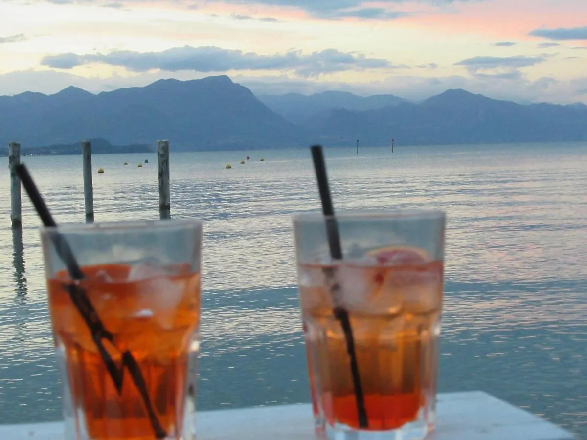 Monte Maino Bed & Breakfast Desenzano del Garda 0*,  Italy
